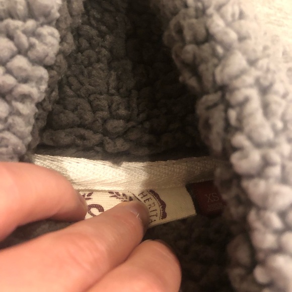 Gray Fuzzy Comfy Zip Up Sherpa - Picture 5 of 5